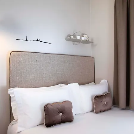 Eiffel Saint Charles Hotel 3*