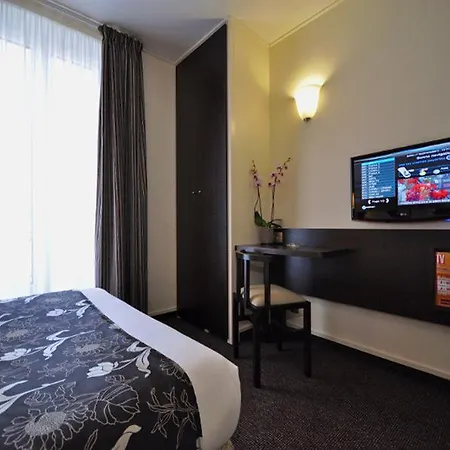 Hotel Eiffel Saint Charles 3*