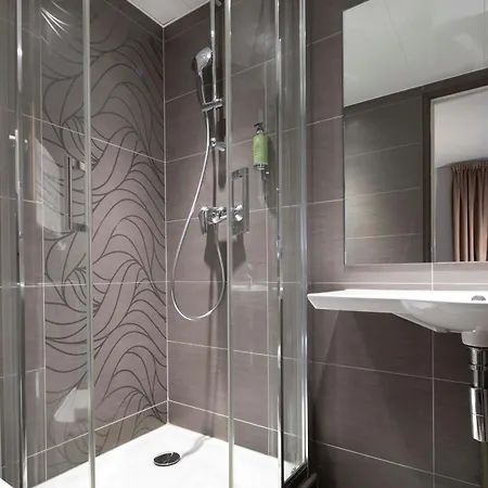 Hotel Eiffel Saint Charles 3*