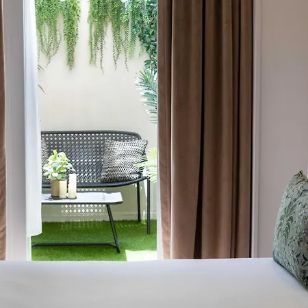 Hotel Eiffel Saint Charles Paris