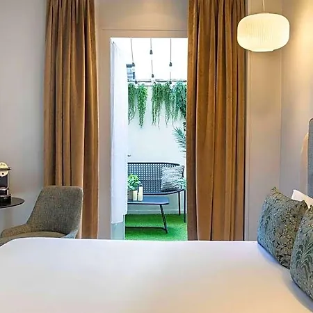 Hotell Eiffel Saint Charles 3*