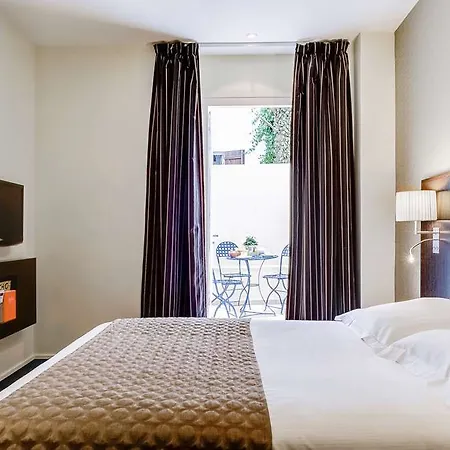 Eiffel Saint Charles Ξενοδοχείο 3*