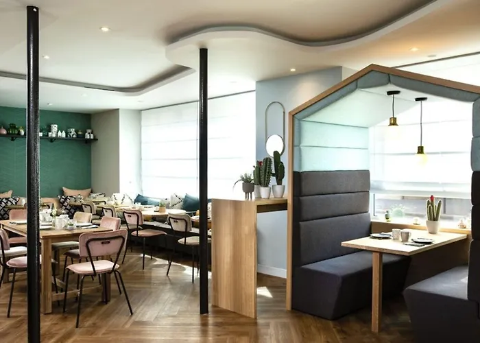 Eiffel Saint Charles 3*