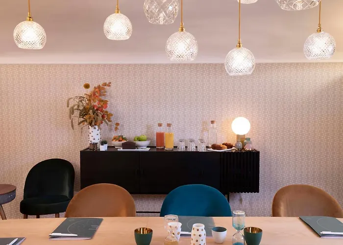 Eiffel Saint Charles 3*