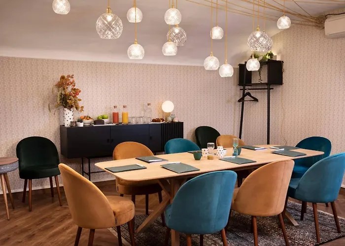 Hotel Eiffel Saint Charles