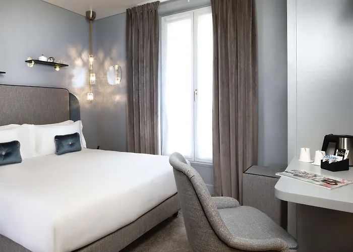 Hotel Eiffel Saint Charles 3*