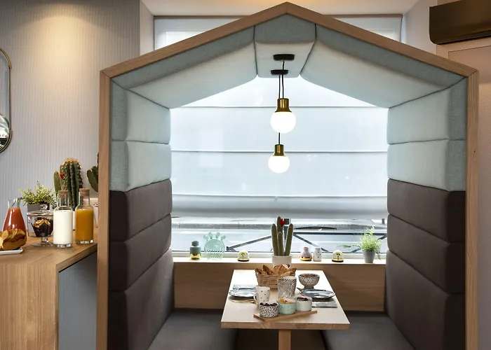 Otel Eiffel Saint Charles 3*