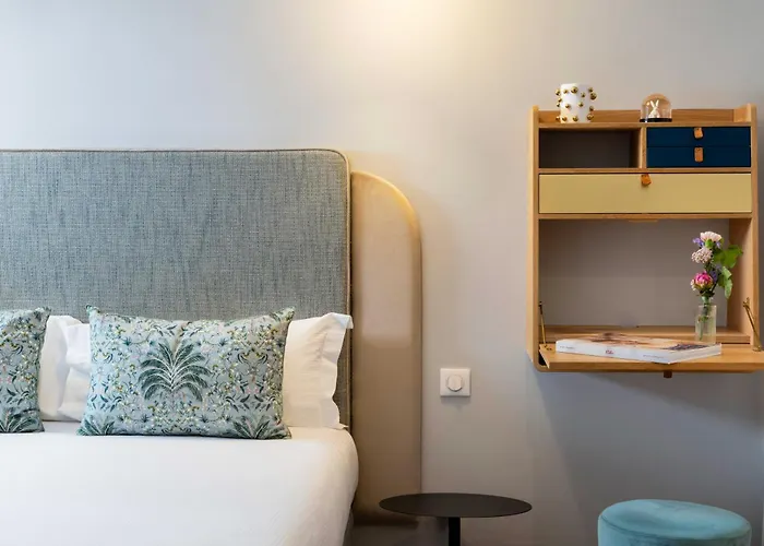 Otel Eiffel Saint Charles 3*