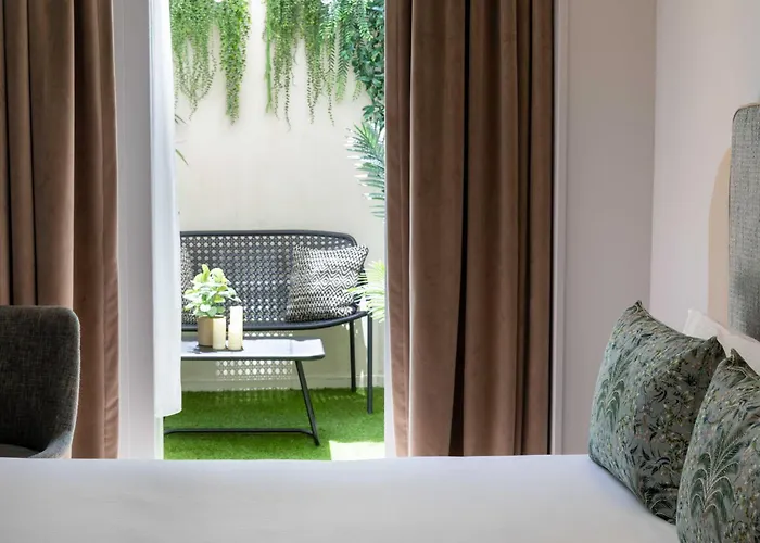 Hotel Eiffel Saint Charles Parigi