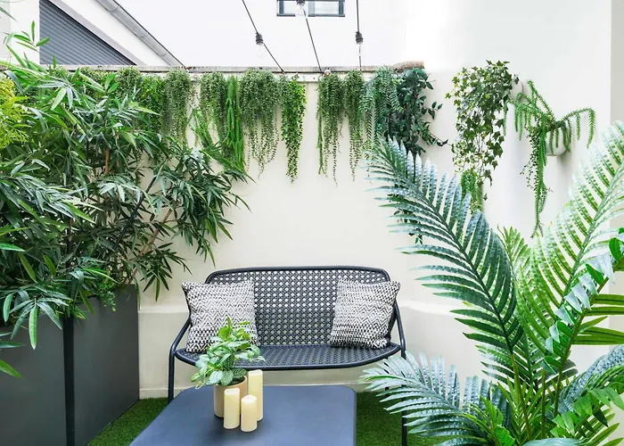 Eiffel Saint Charles 3* Parigi