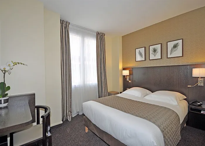 Eiffel Saint Charles Otel Paris