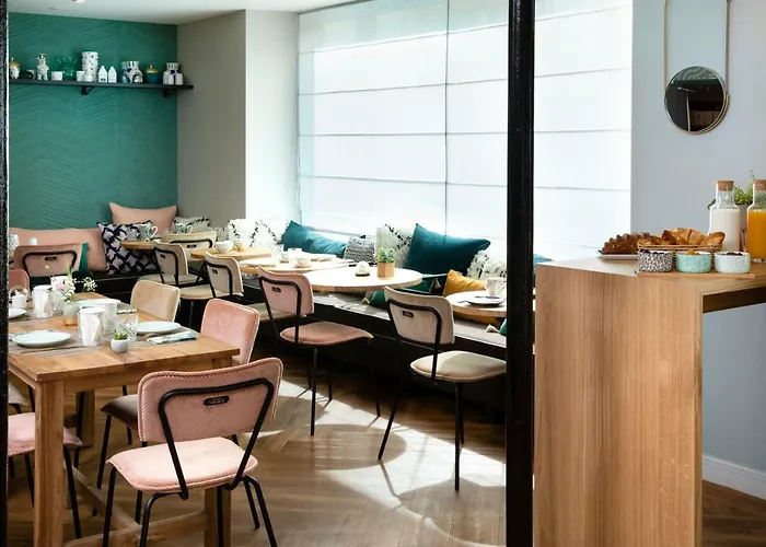 Hotel Eiffel Saint Charles