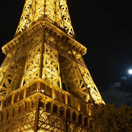 Eiffel Saint Charles Hotel Paryż