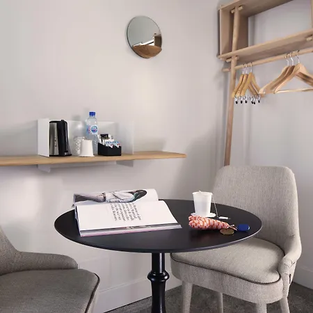 Hotel Eiffel Saint Charles