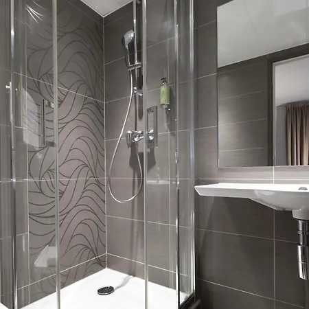 Hotel Eiffel Saint Charles 3*